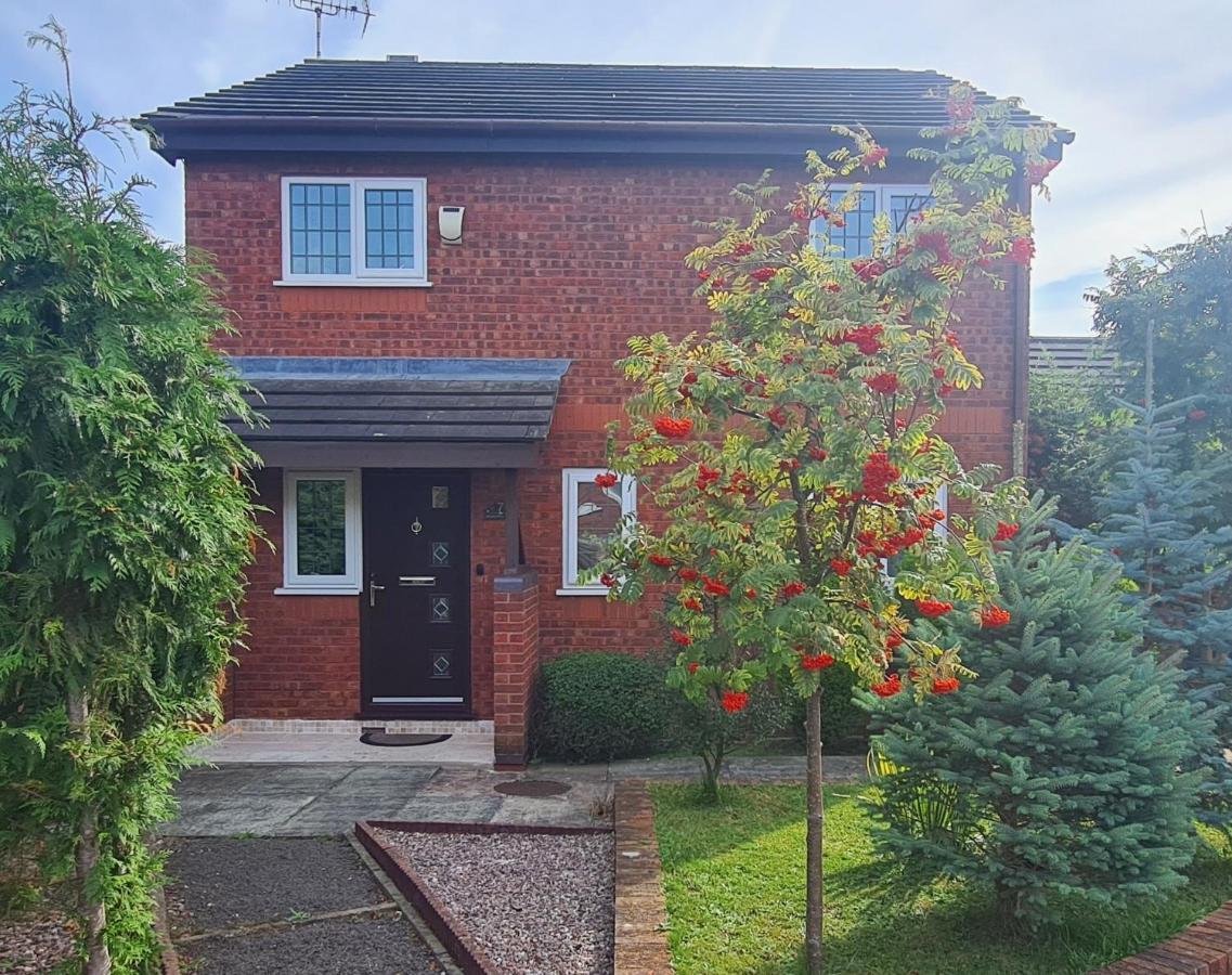 Spacious, 5 Bed House For 9 In Chester Exteriör bild