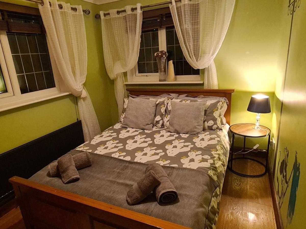 Spacious, 5 Bed House For 9 In Chester Exteriör bild